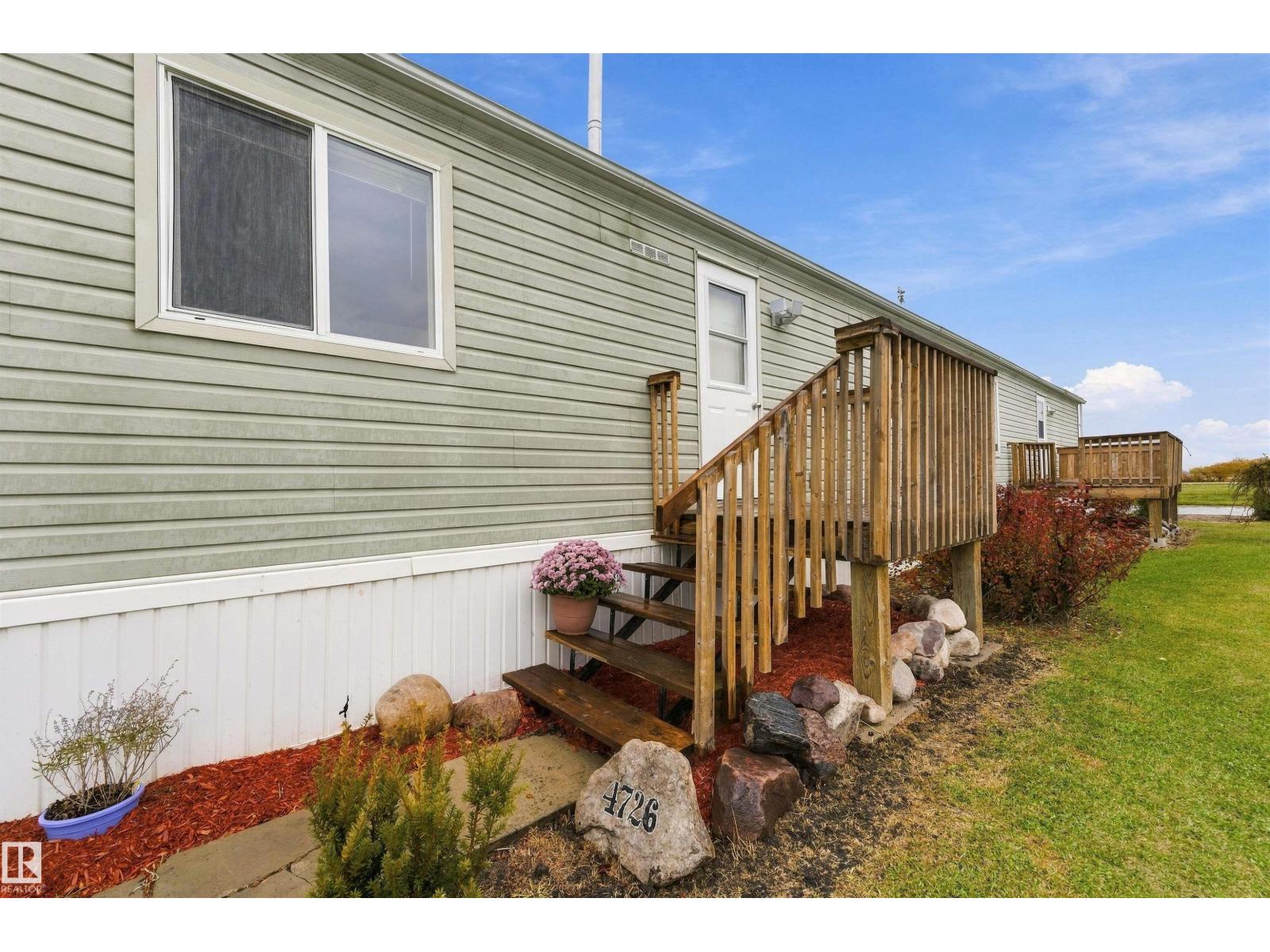 4726 49a St Property Photo 31