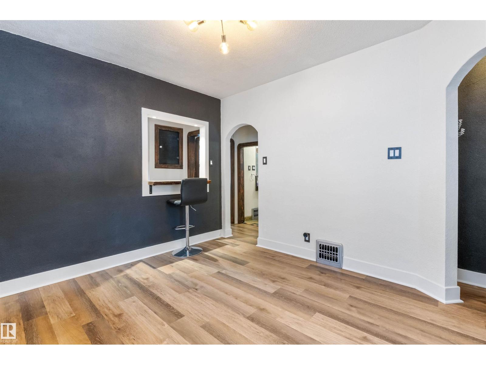 11414 84 St Nw Property Photo 7