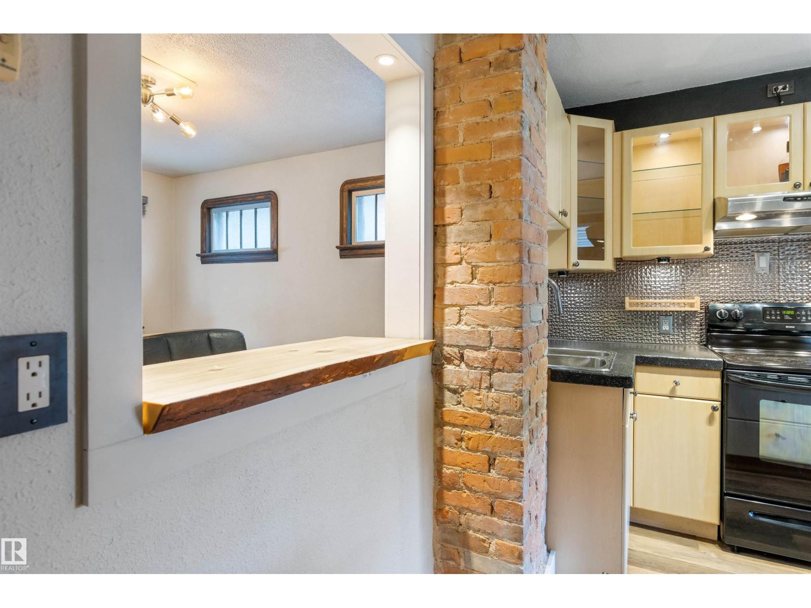 11414 84 St Nw Property Photo 12