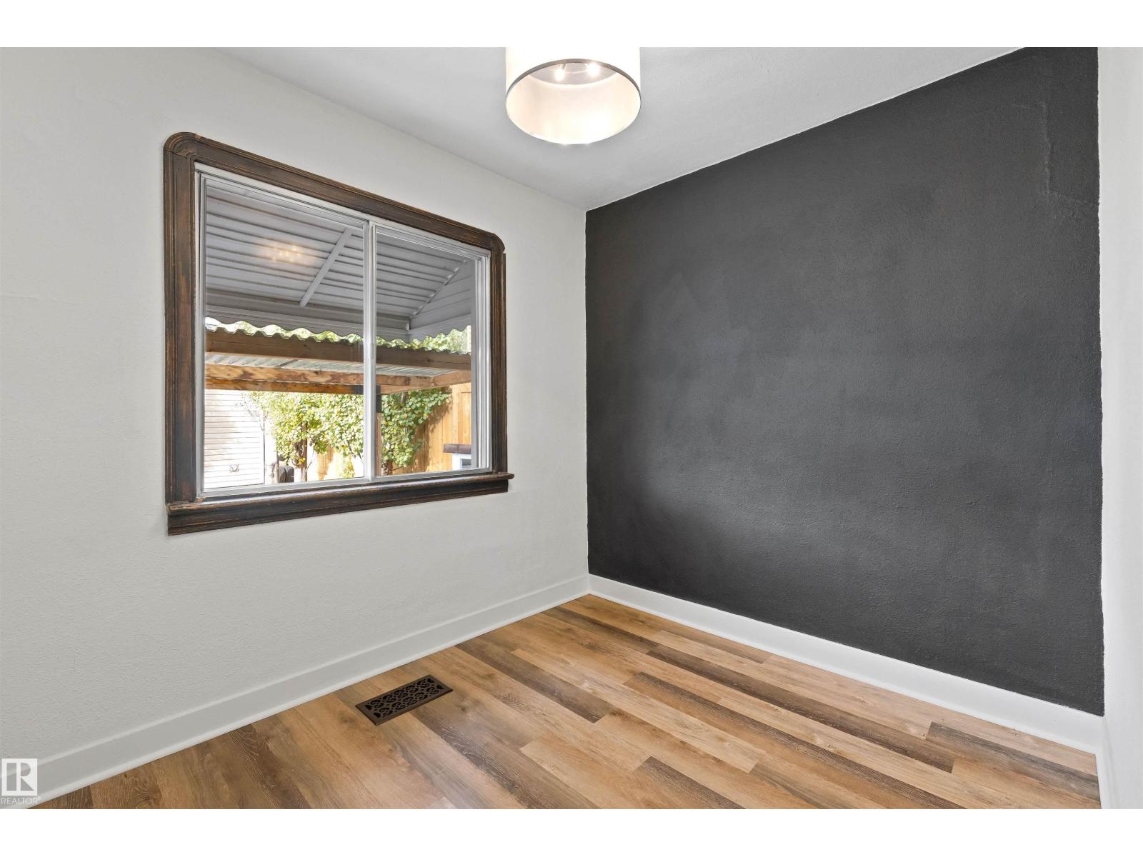 11414 84 St Nw Property Photo 14