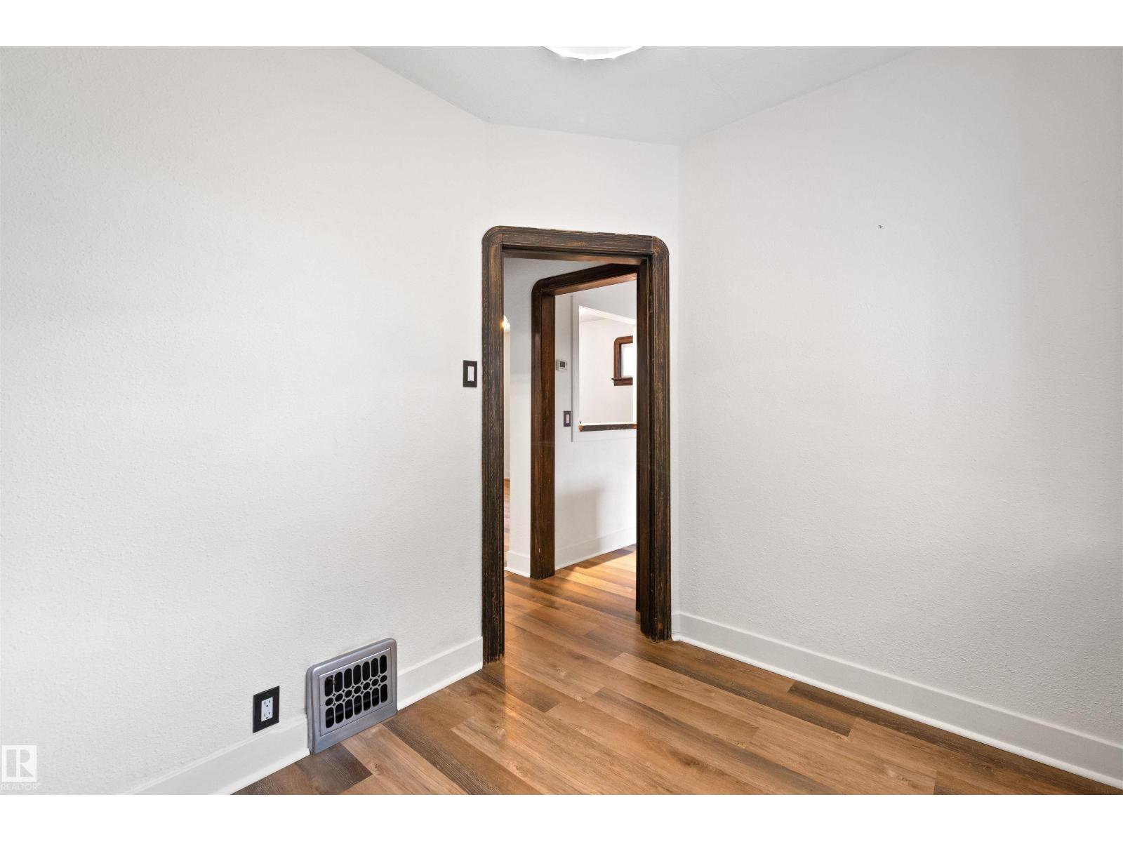 11414 84 St Nw Property Photo 15