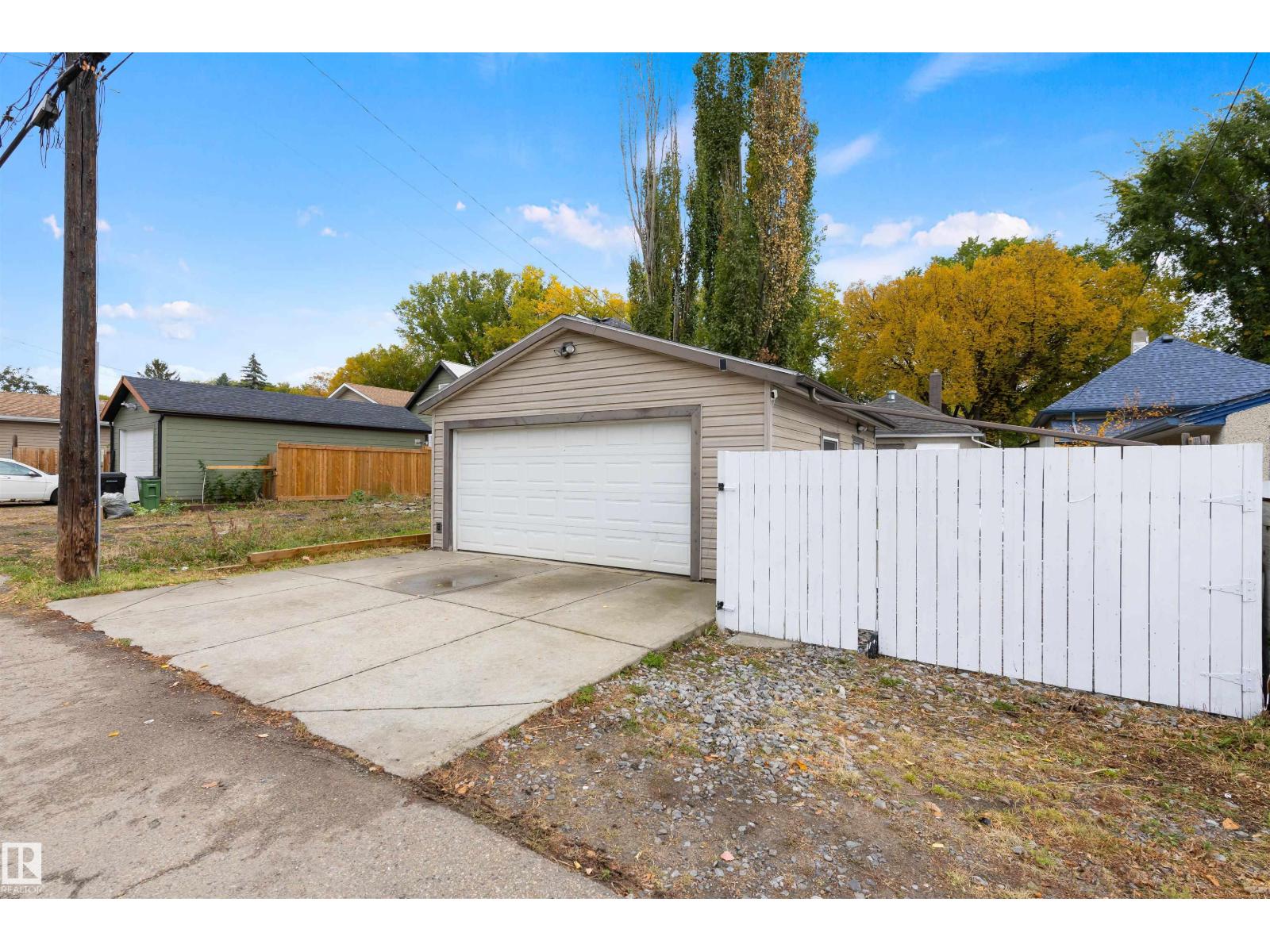 11414 84 St Nw Property Photo 34