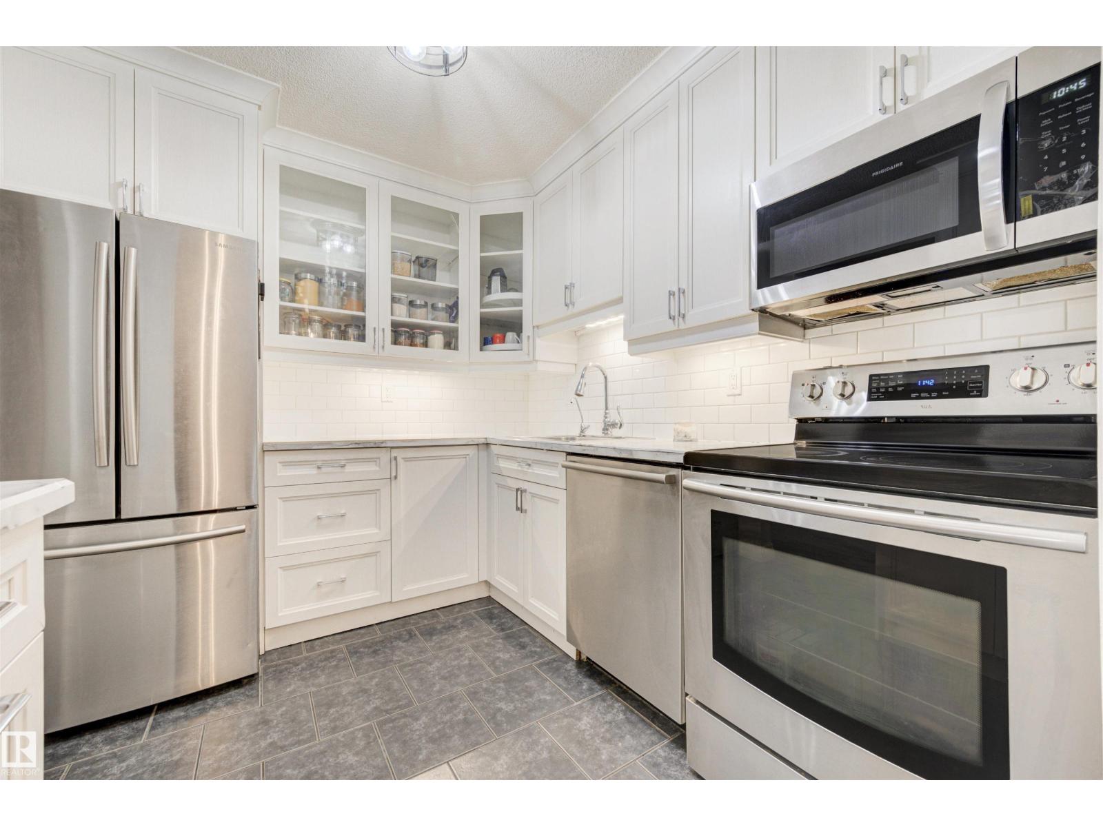 #104 316 Woodbridge Wy Property Photo 1