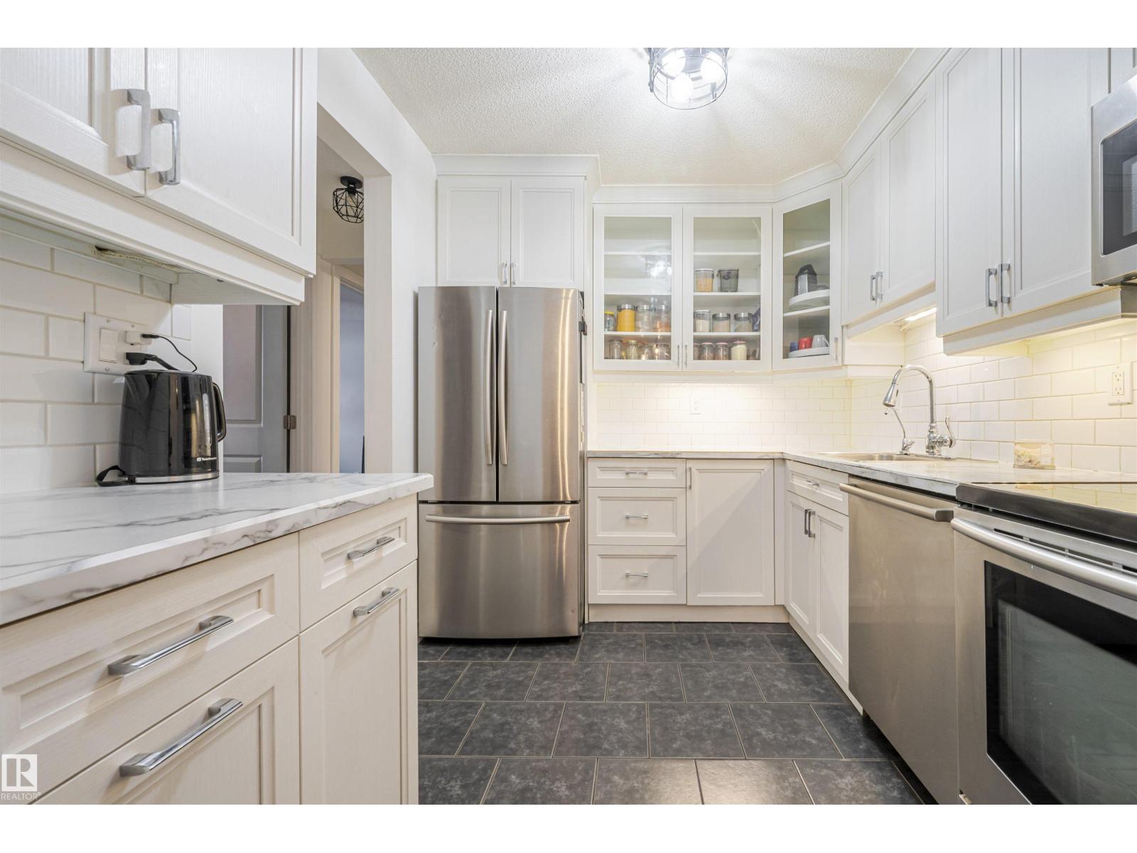 #104 316 Woodbridge Wy Property Photo 10