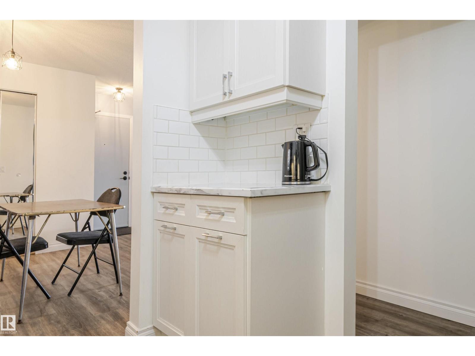 #104 316 Woodbridge Wy Property Photo 13