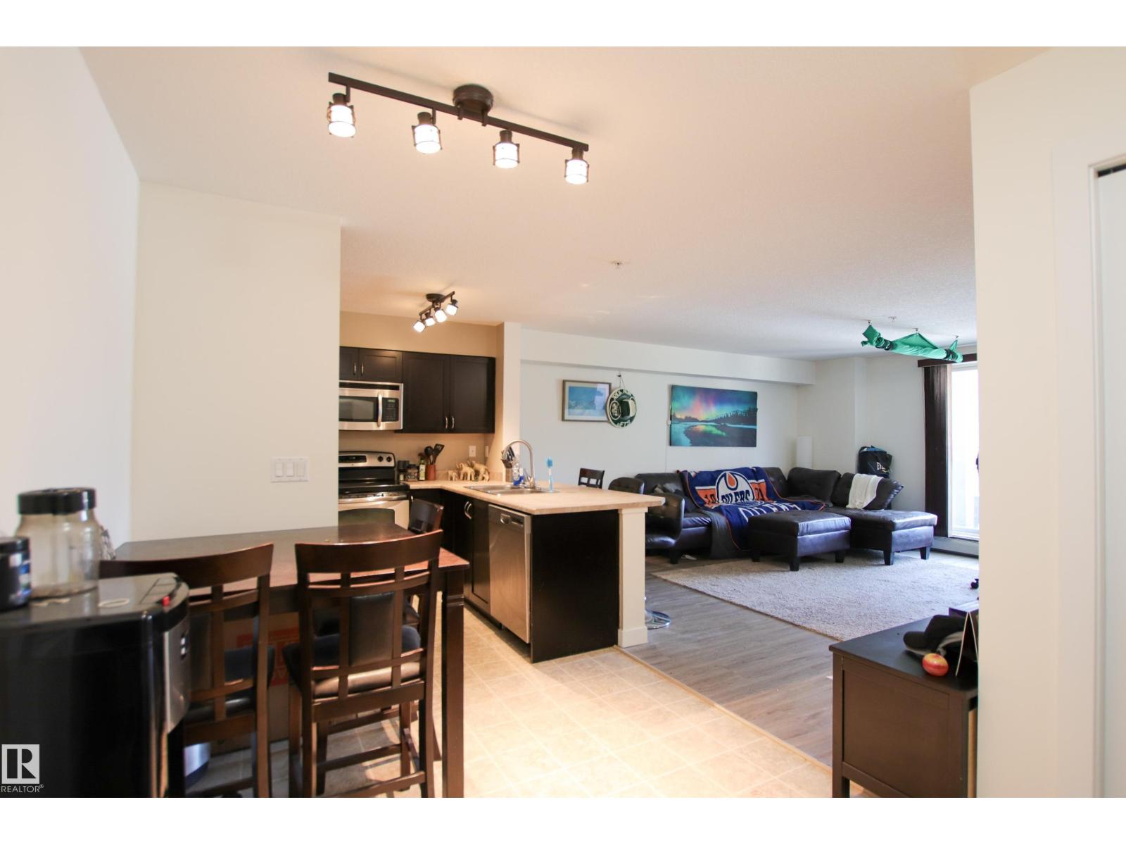 #125 920 156 St Nw Property Photo 2