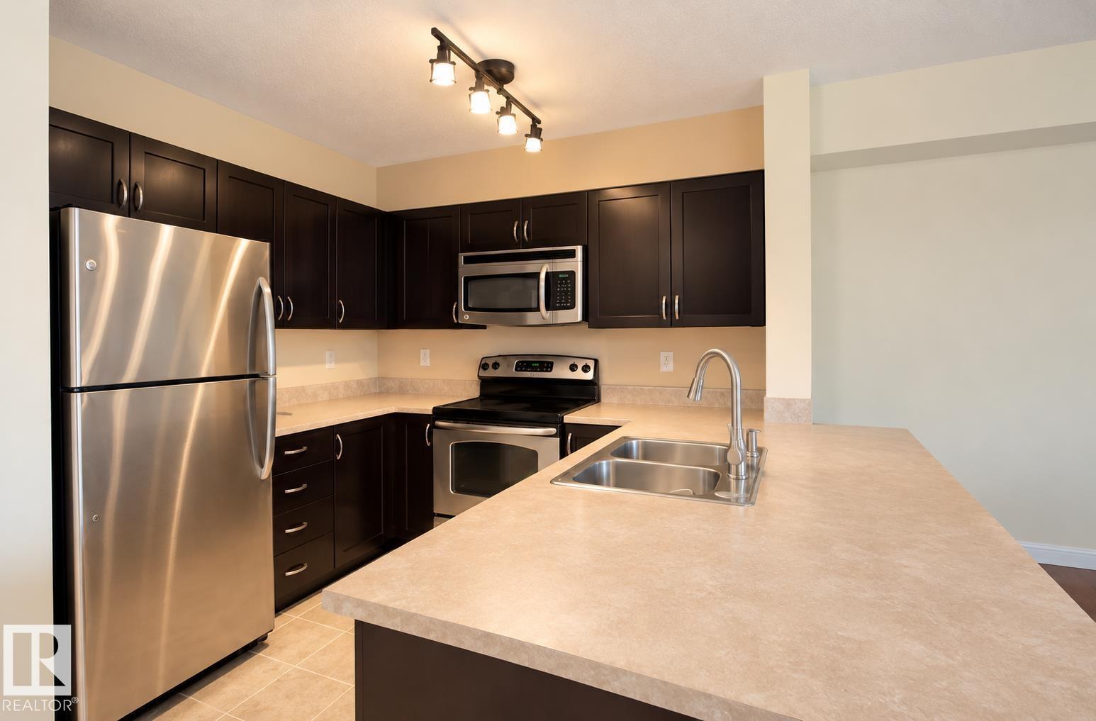 #125 920 156 St Nw Property Photo 5