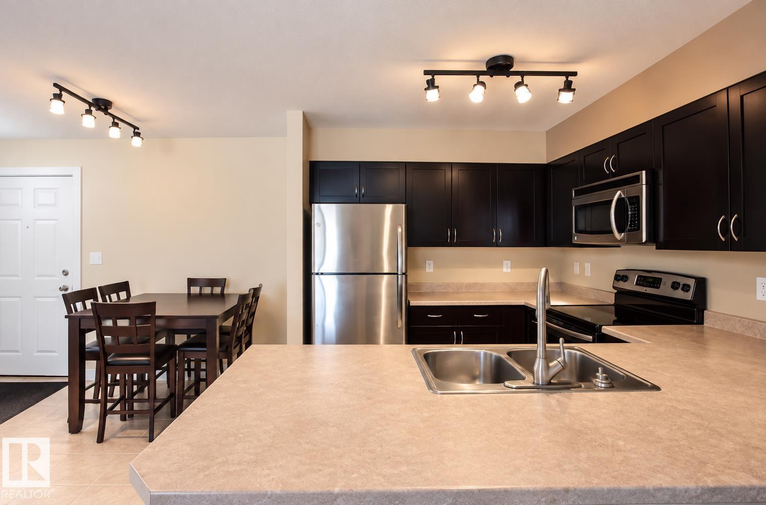 #125 920 156 St Nw Property Photo 6