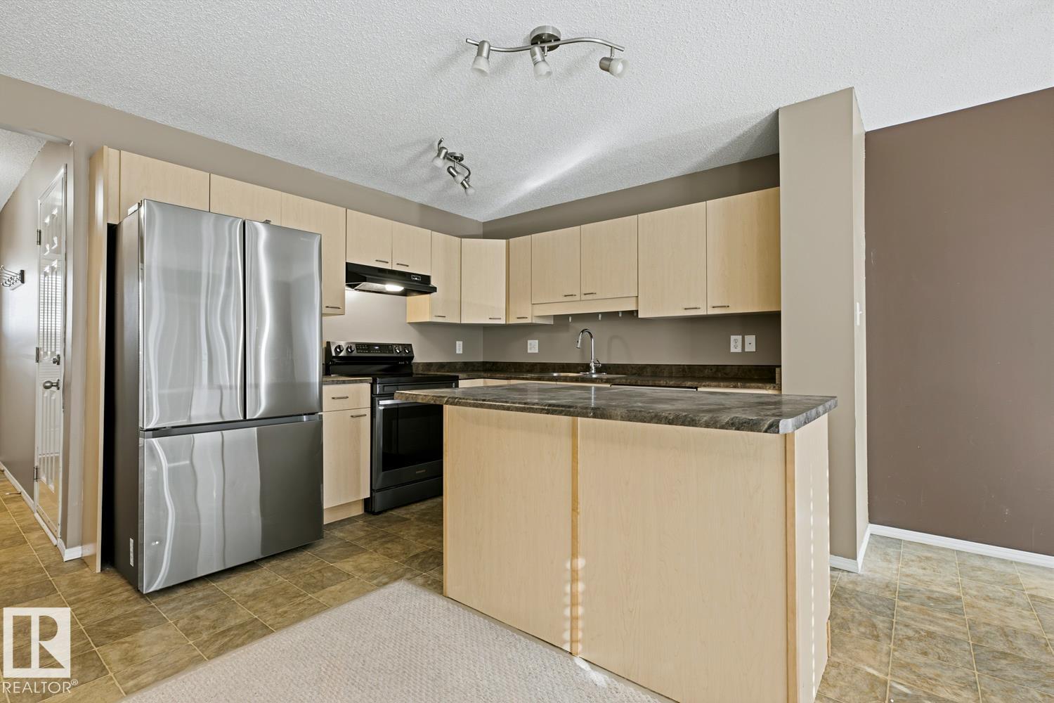 9047 Scott Cr Nw Property Photo 11