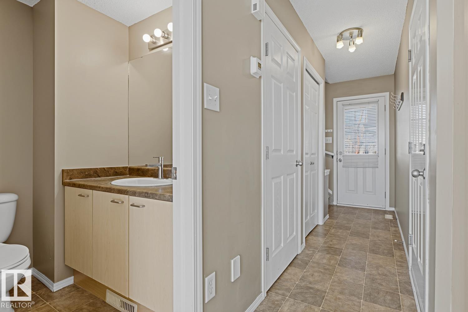 9047 Scott Cr Nw Property Photo 14