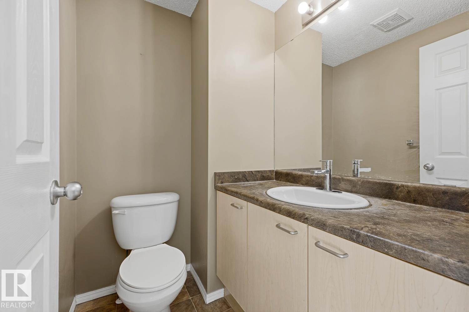 9047 Scott Cr Nw Property Photo 16