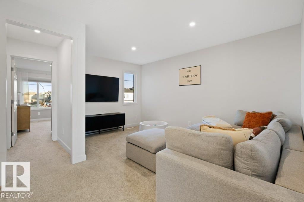 10 Nouveau Dr Property Photo 12