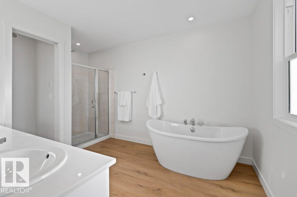 10 Nouveau Dr Property Photo 17
