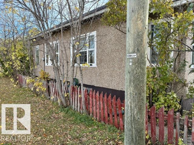 4916 51 Ave Property Photo 30