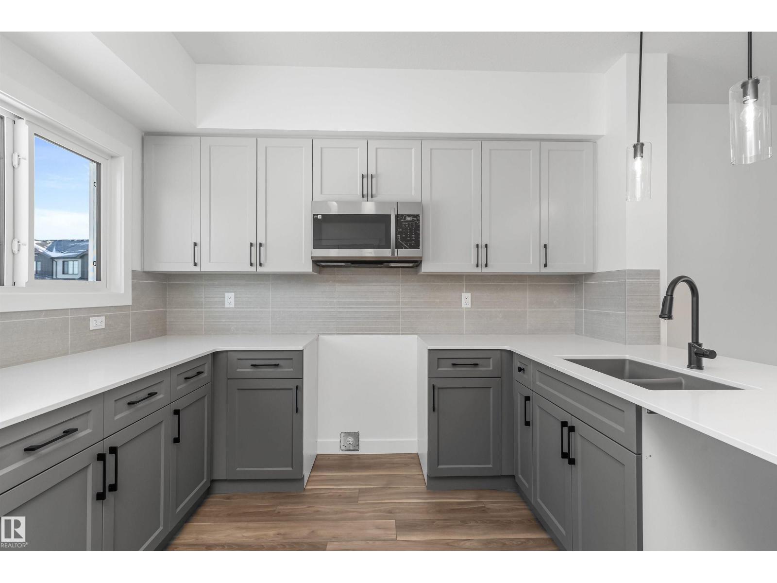 4233 63 St Property Photo 5