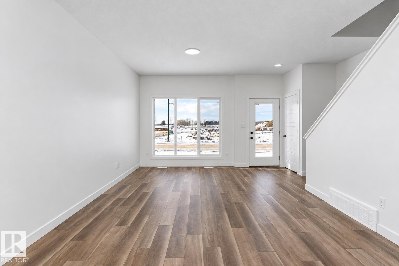 4233 63 St Property Photo 12