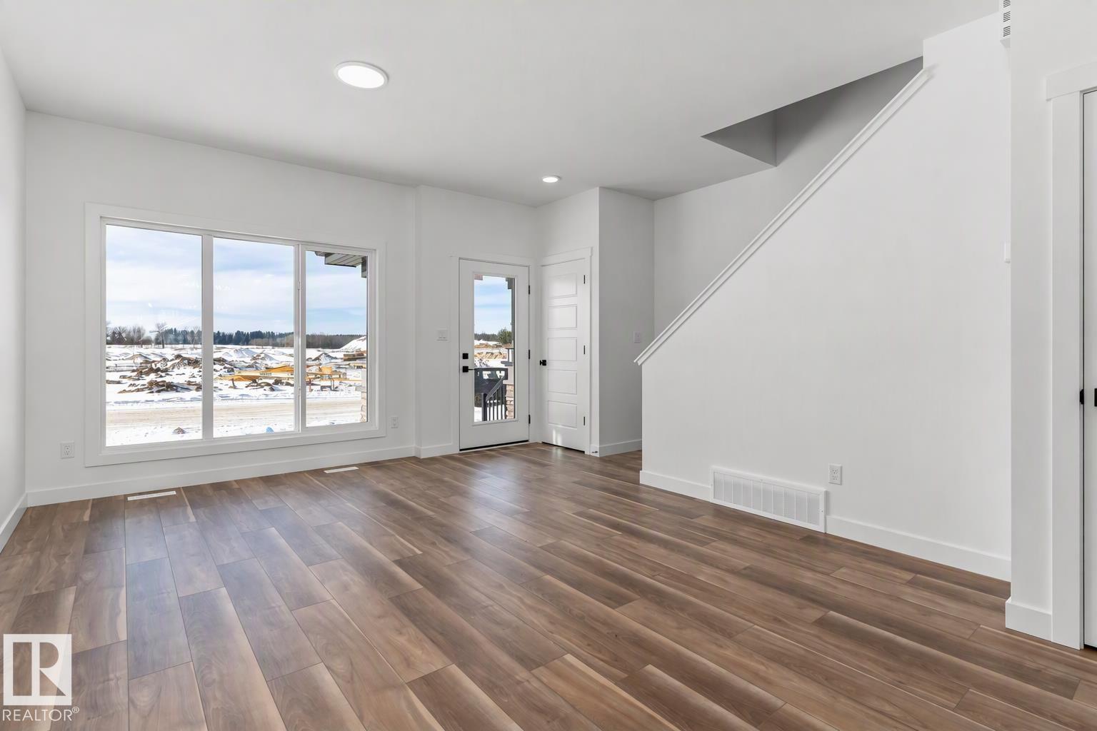 4233 63 St Property Photo 13