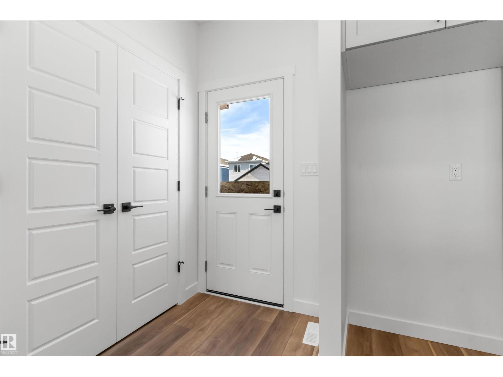 4233 63 St Property Photo 16