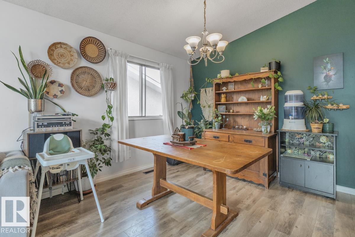8808 43 Av Nw Property Photo 6