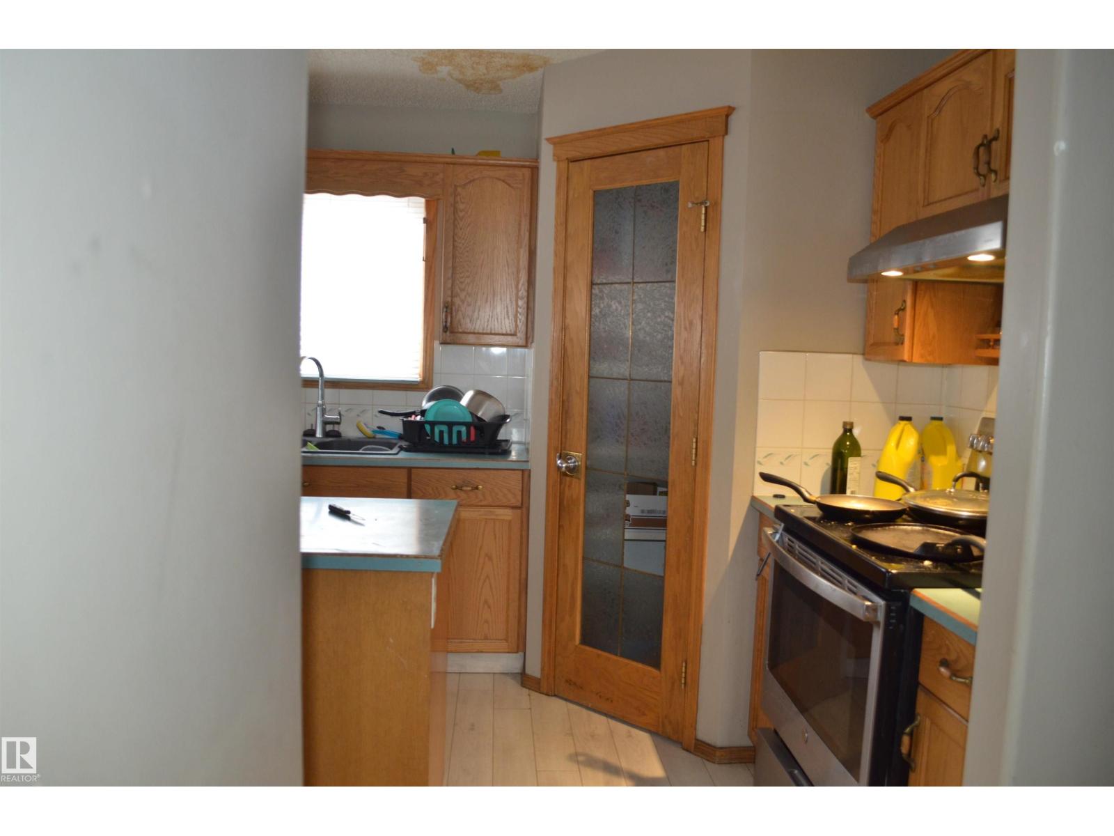 11511 9 Av Nw Property Photo 3