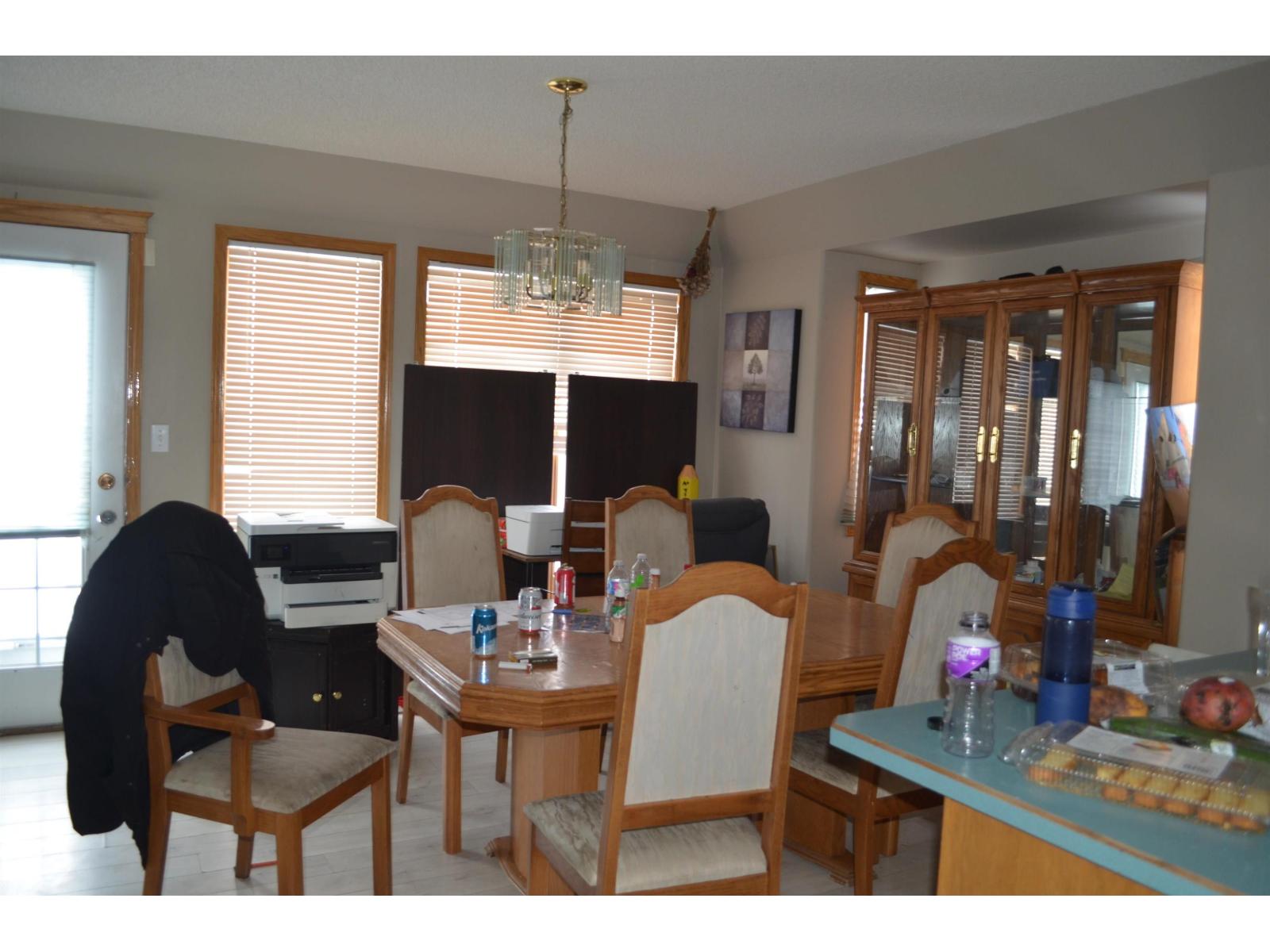 11511 9 Av Nw Property Photo 5