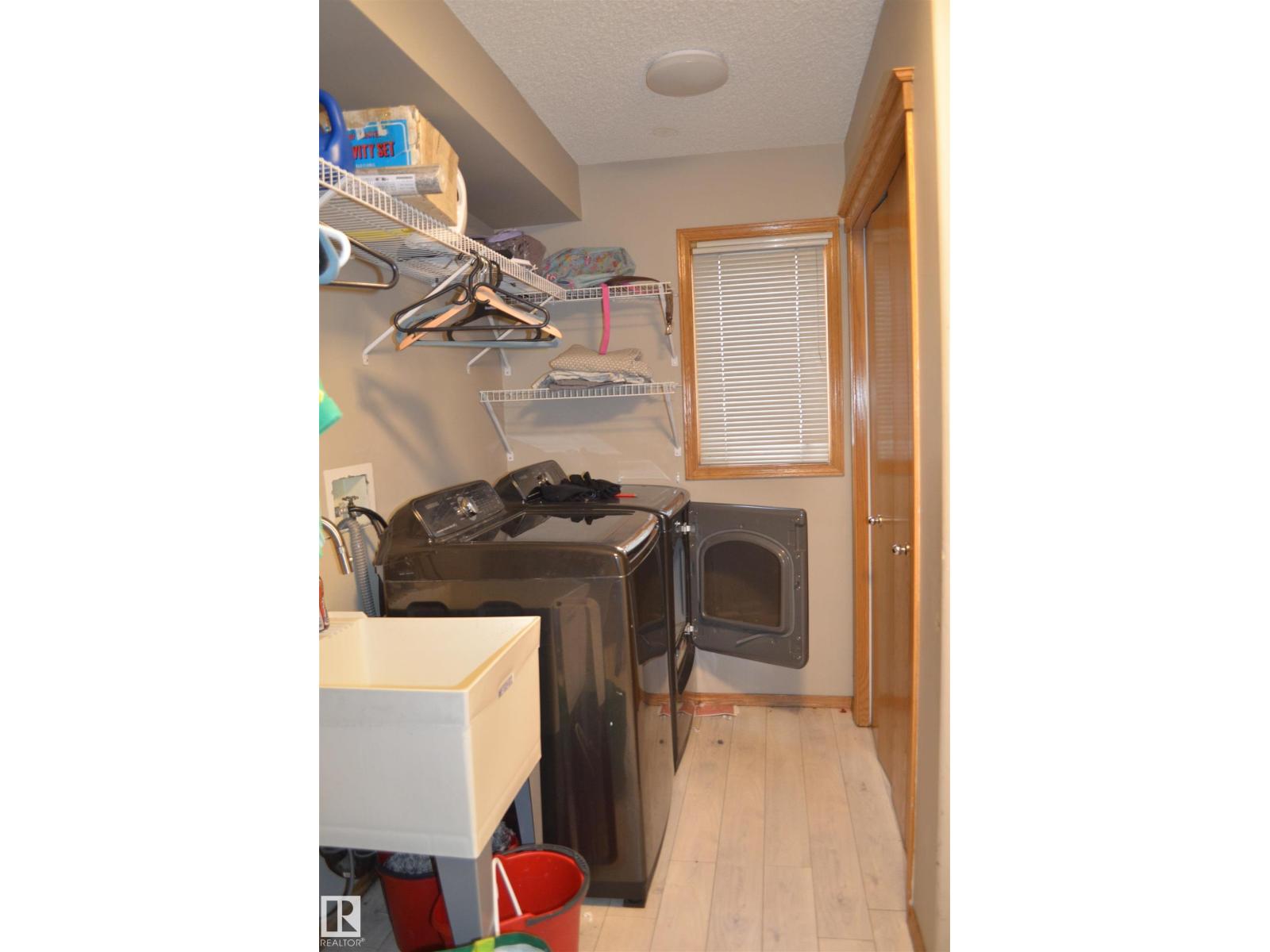 11511 9 Av Nw Property Photo 11