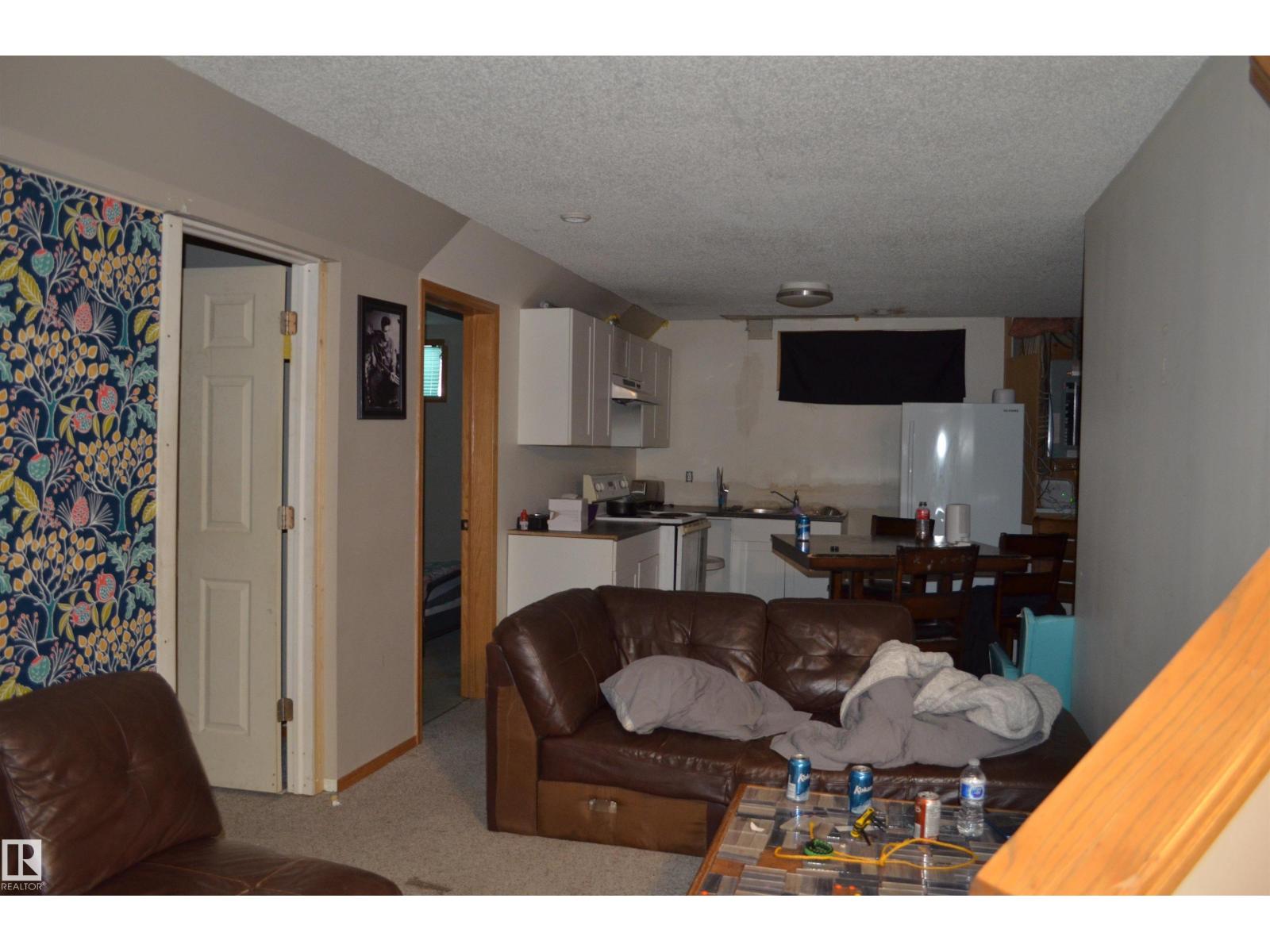 11511 9 Av Nw Property Photo 13