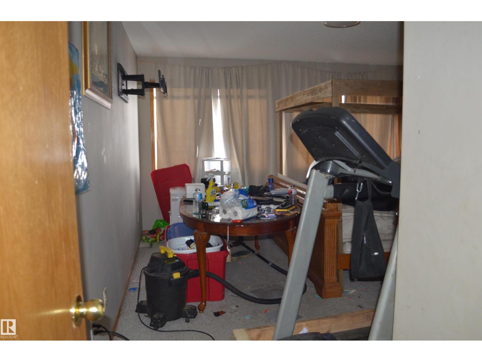 11511 9 Av Nw Property Photo 14