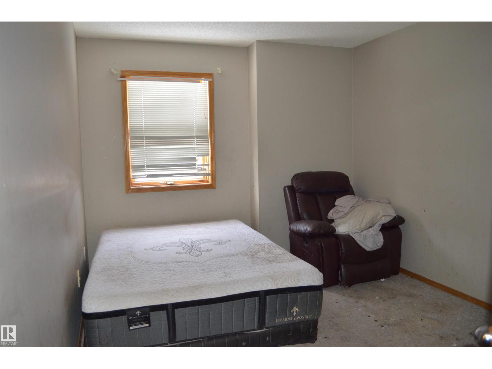 11511 9 Av Nw Property Photo 15