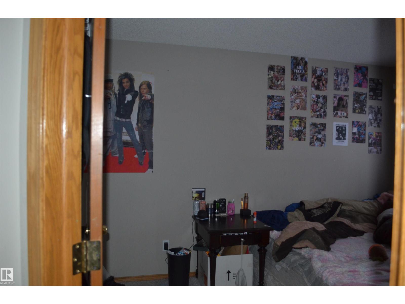 11511 9 Av Nw Property Photo 16