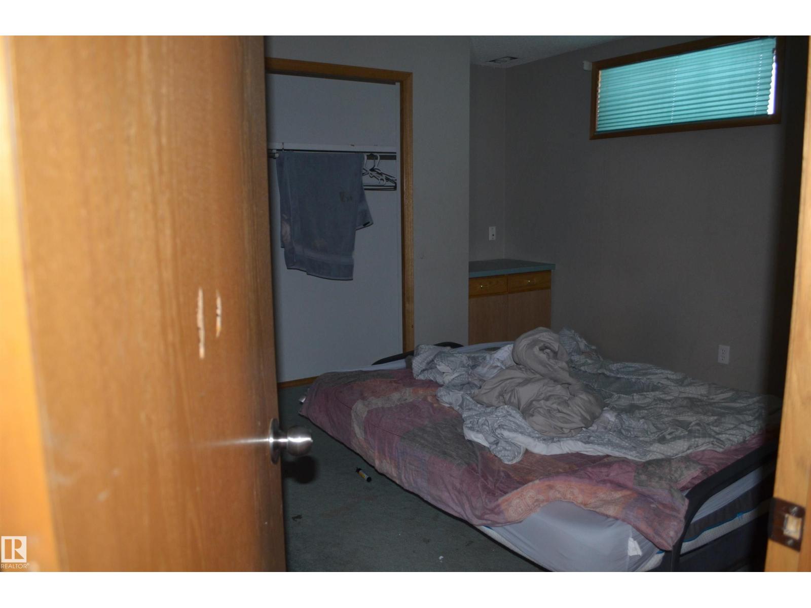 11511 9 Av Nw Property Photo 17