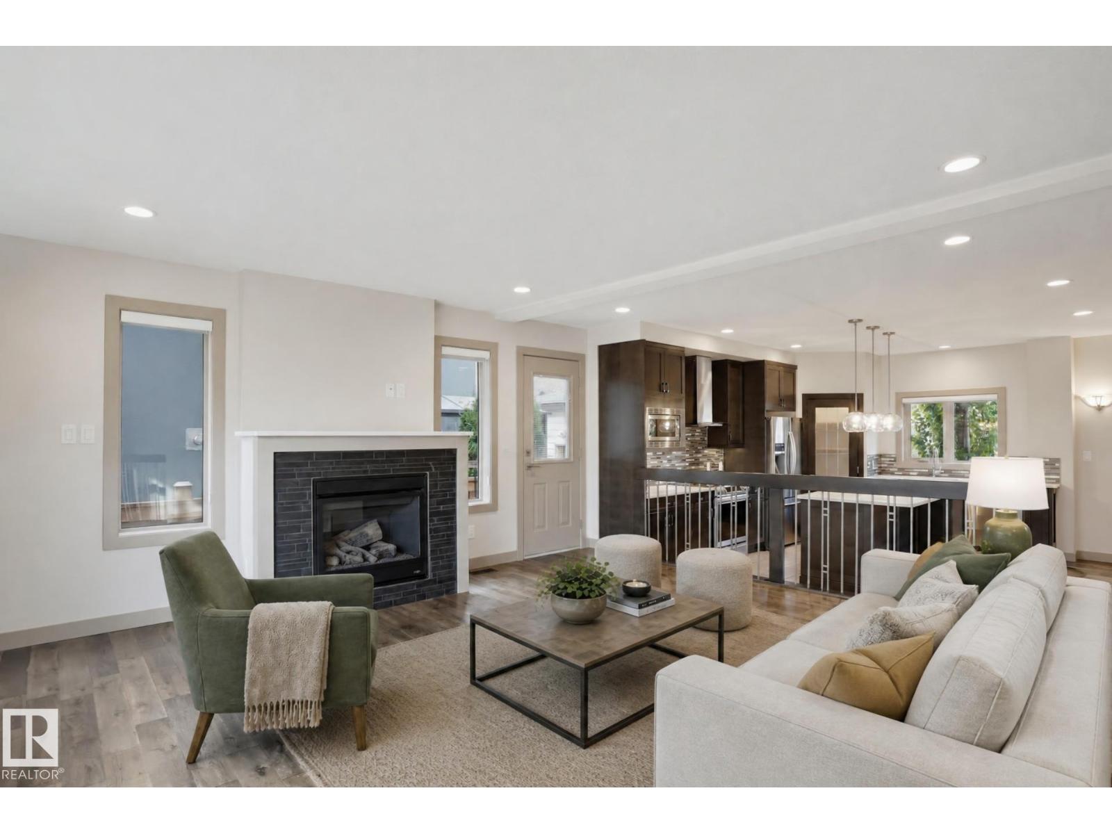 7716 112 St Nw Property Photo 6