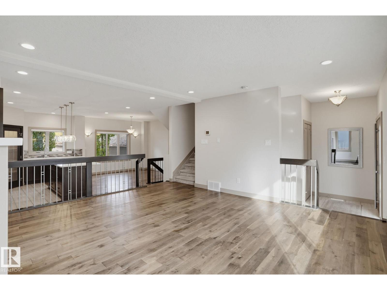 7716 112 St Nw Property Photo 9