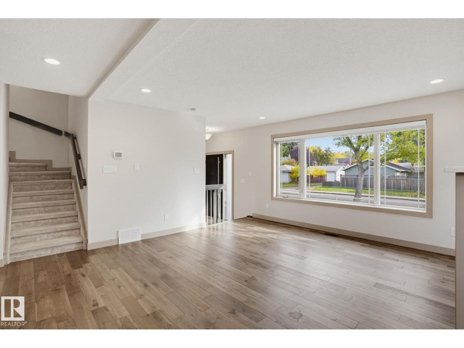 7716 112 St Nw Property Photo 11