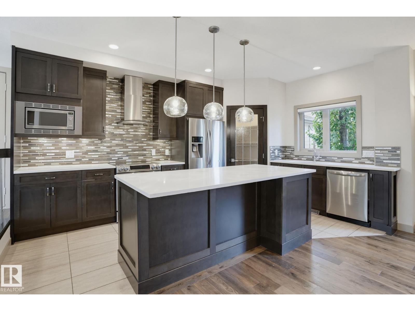 7716 112 St Nw Property Photo 15