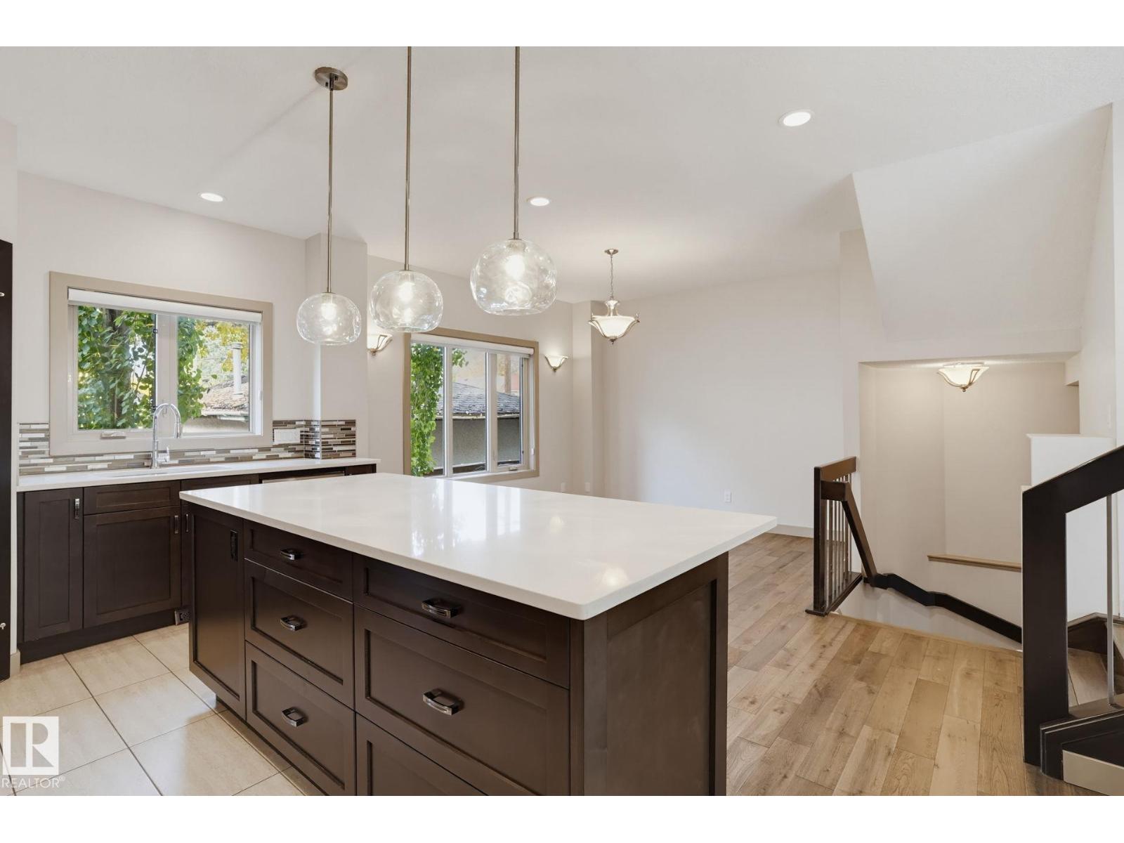 7716 112 St Nw Property Photo 17