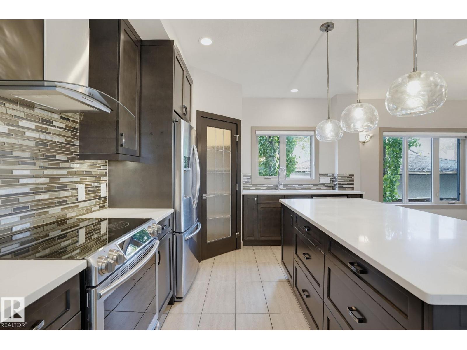 7716 112 St Nw Property Photo 18