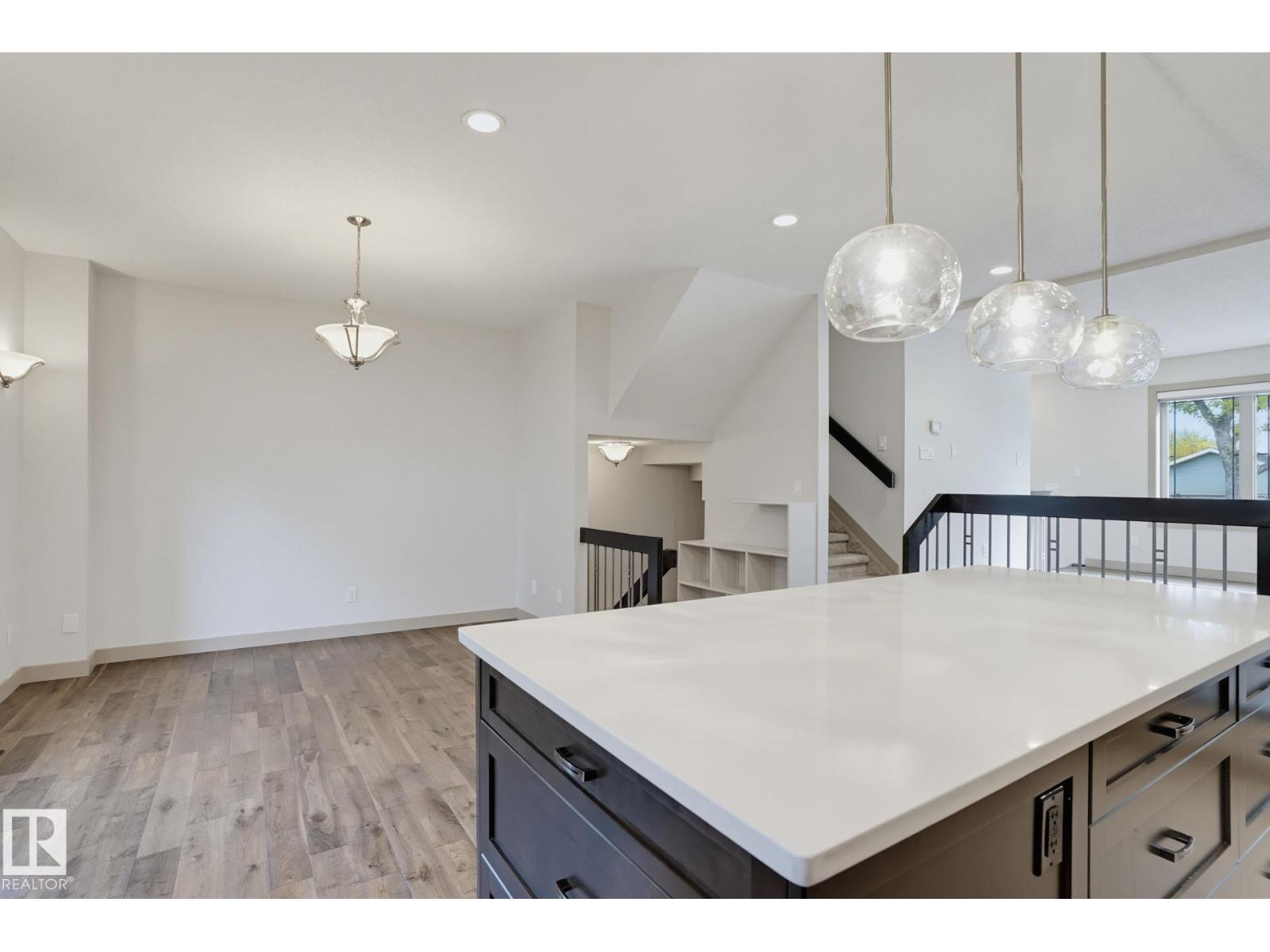 7716 112 St Nw Property Photo 20