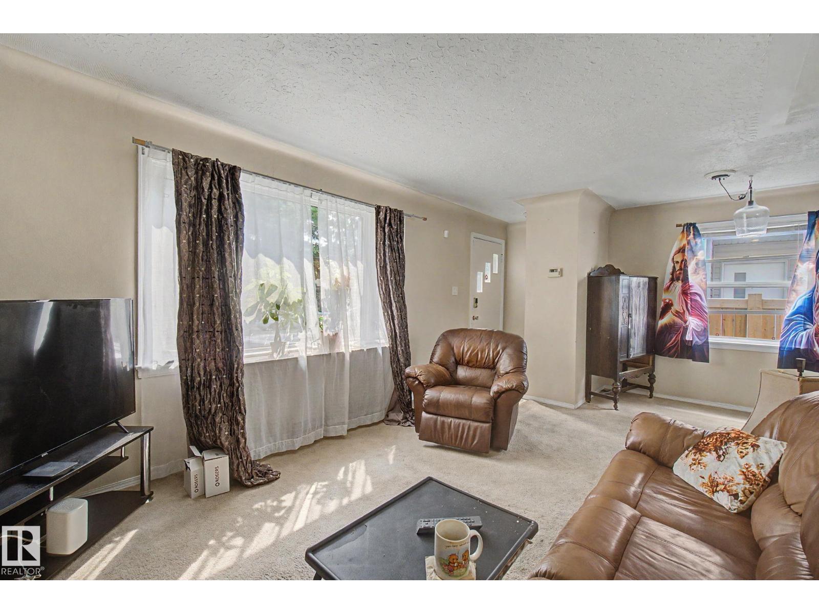 8710 83 Av Nw Property Photo 3