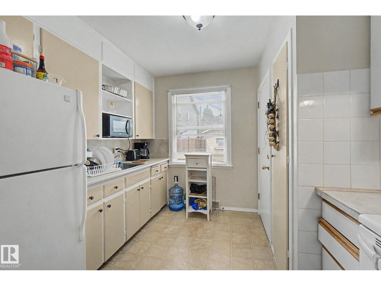 8710 83 Av Nw Property Photo 5