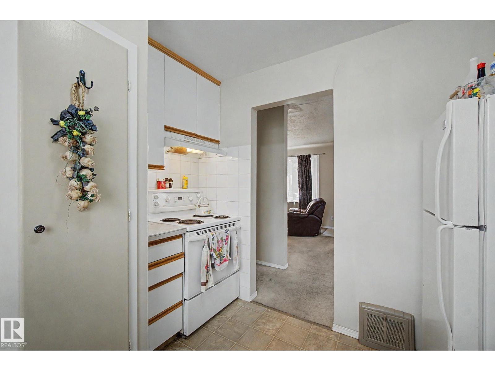 8710 83 Av Nw Property Photo 7