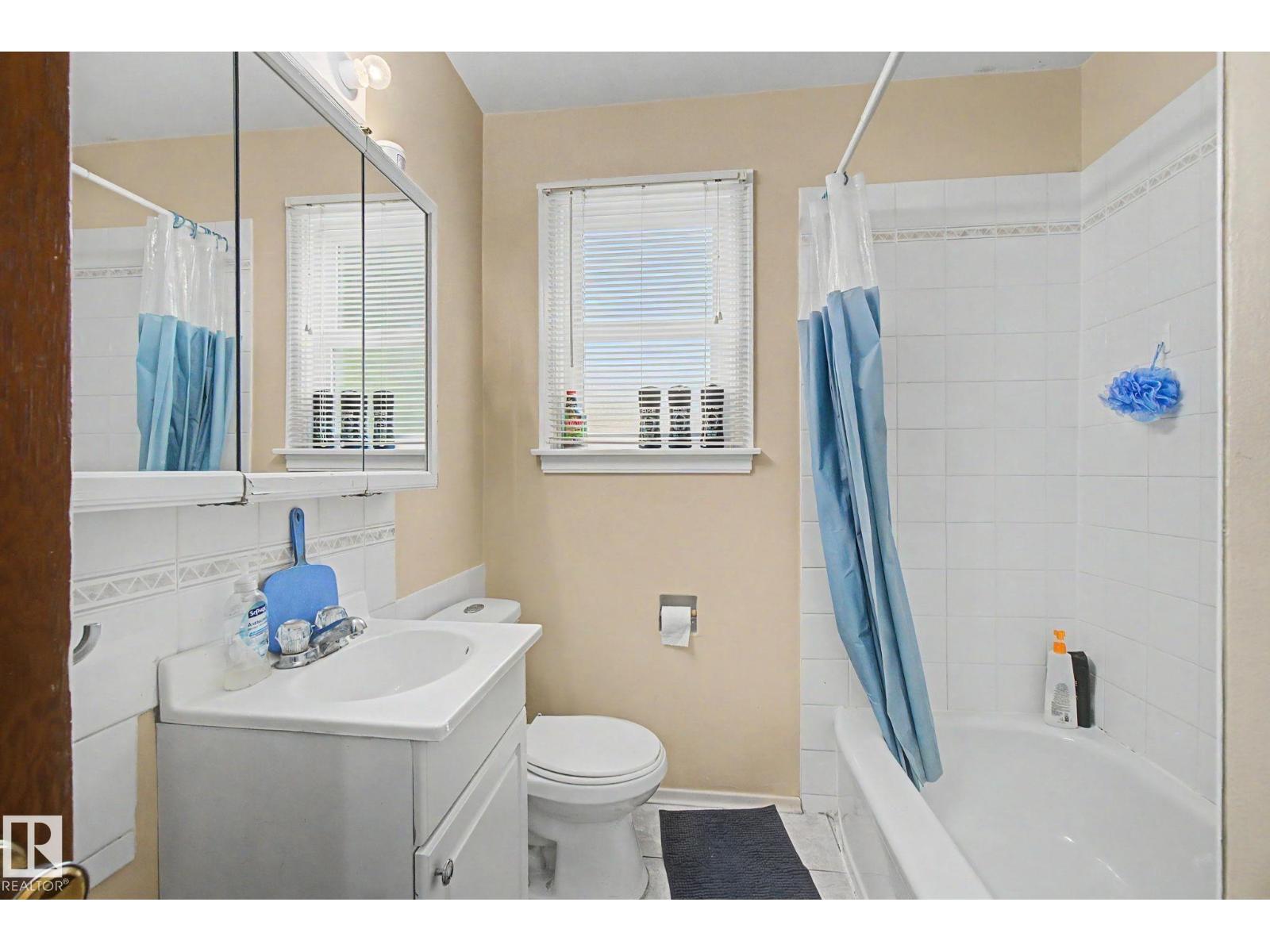 8710 83 Av Nw Property Photo 8