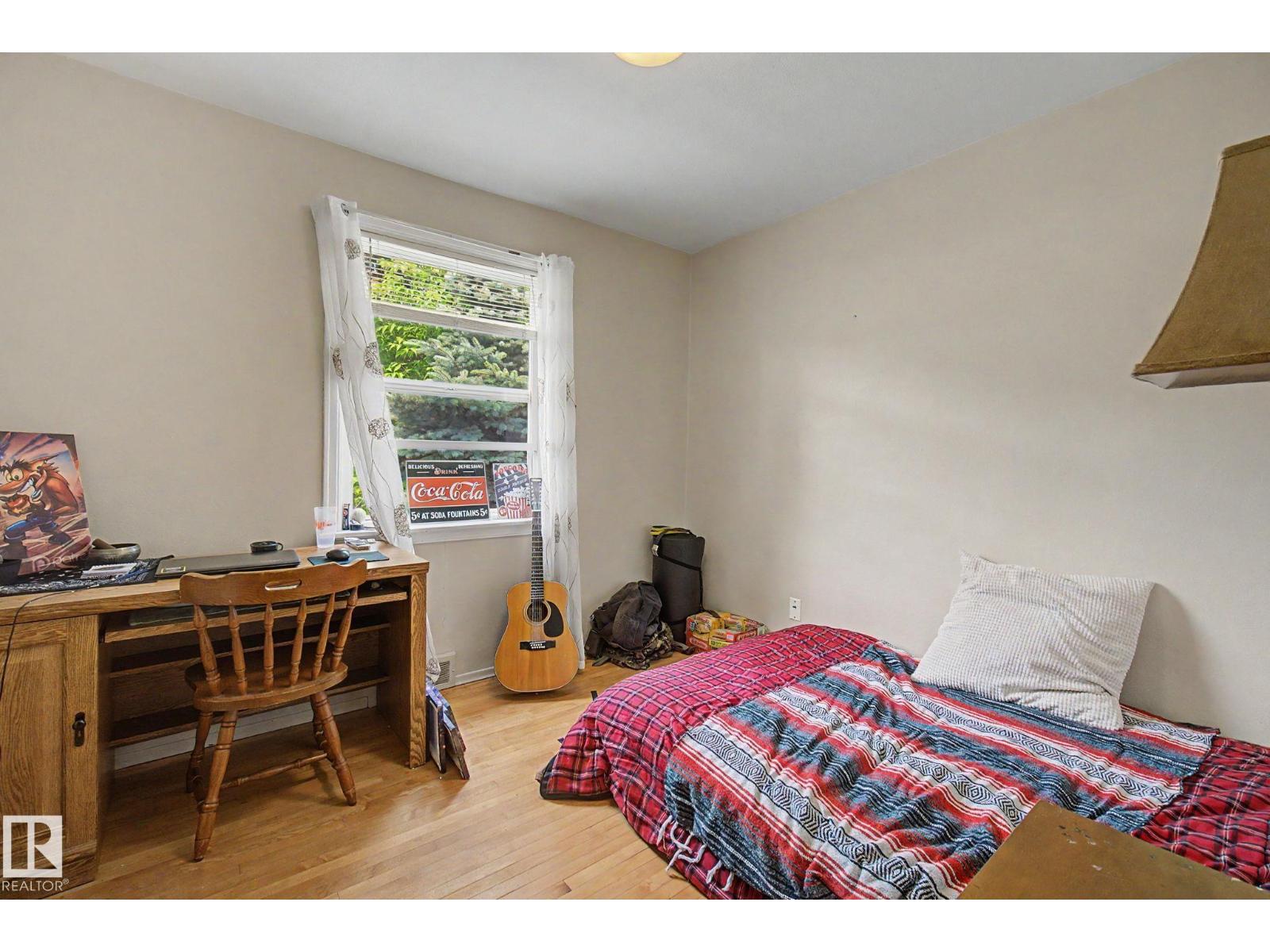 8710 83 Av Nw Property Photo 9