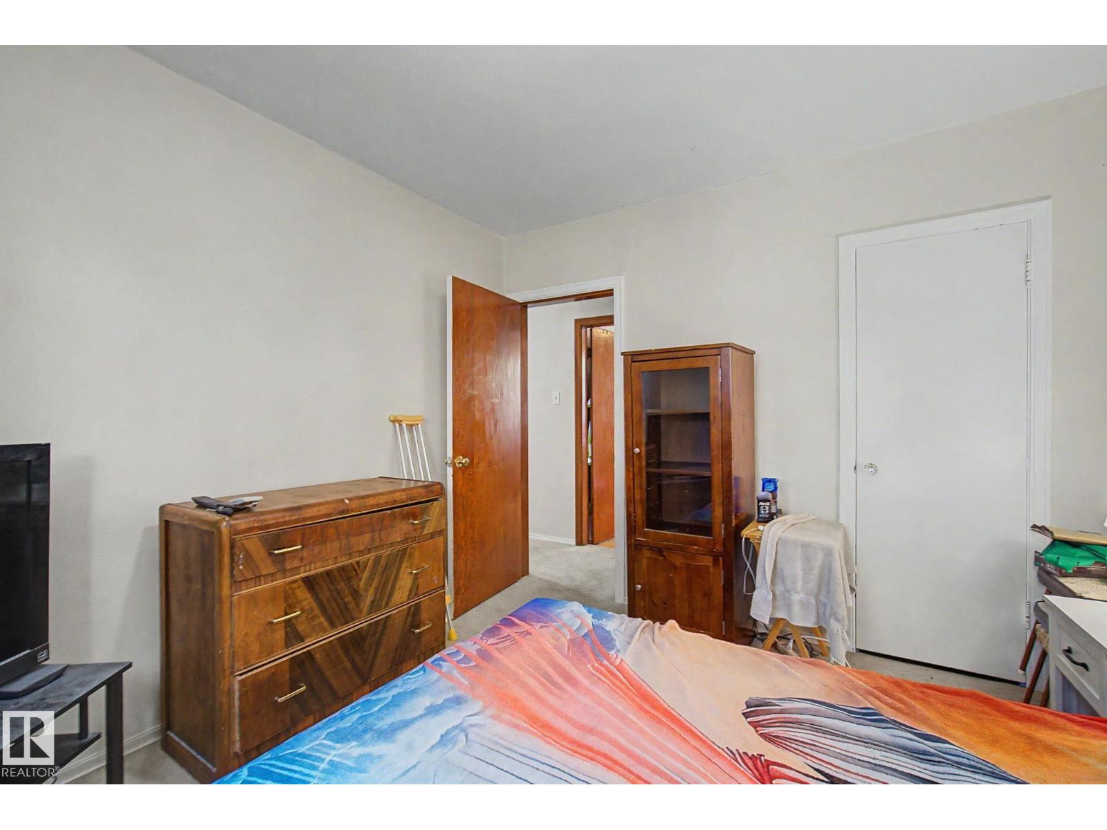 8710 83 Av Nw Property Photo 11