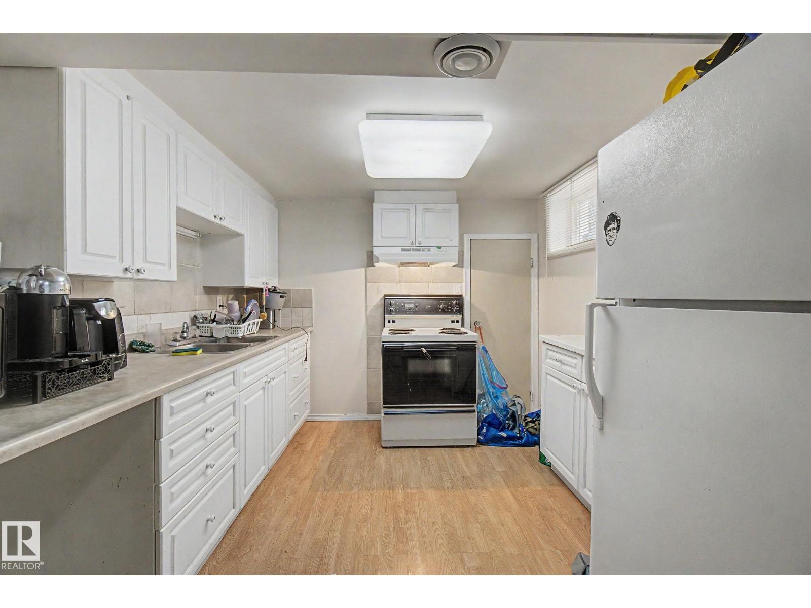 8710 83 Av Nw Property Photo 16