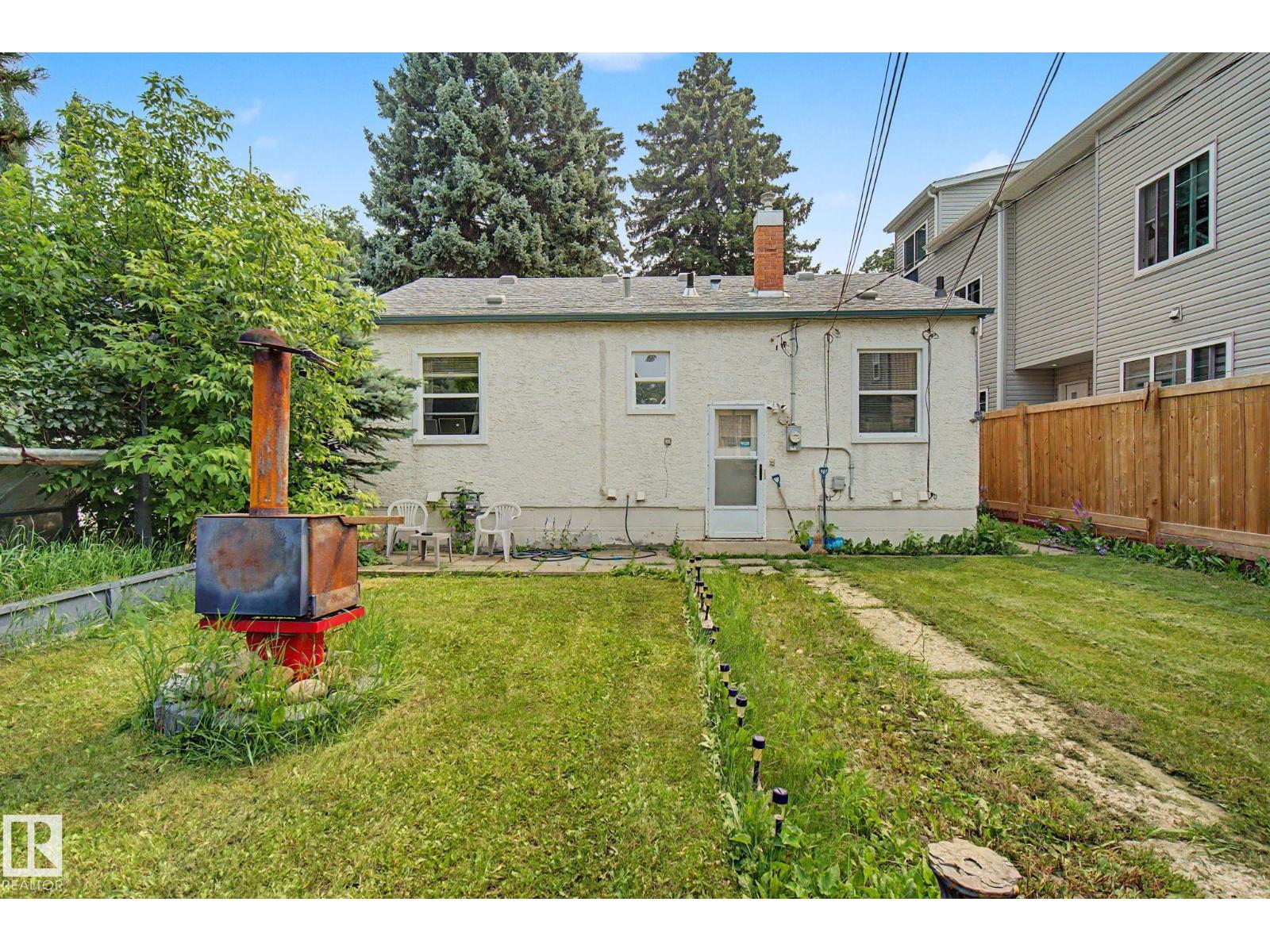 8710 83 Av Nw Property Photo 17