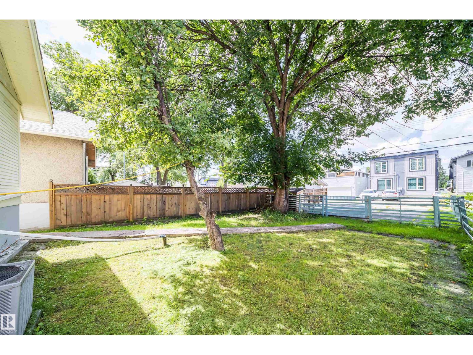 11604 97 St Nw Nw Property Photo 2