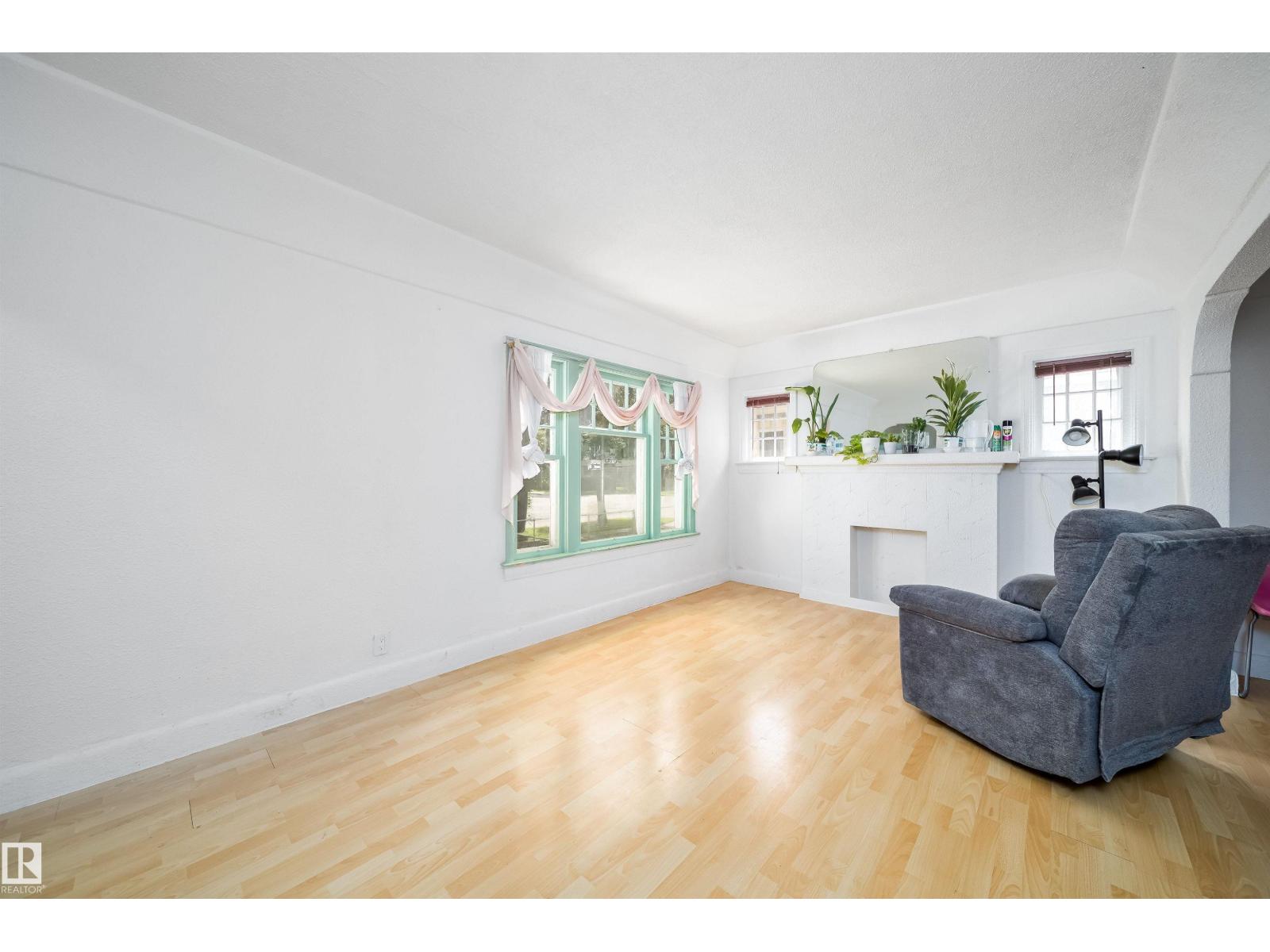 11604 97 St Nw Nw Property Photo 6