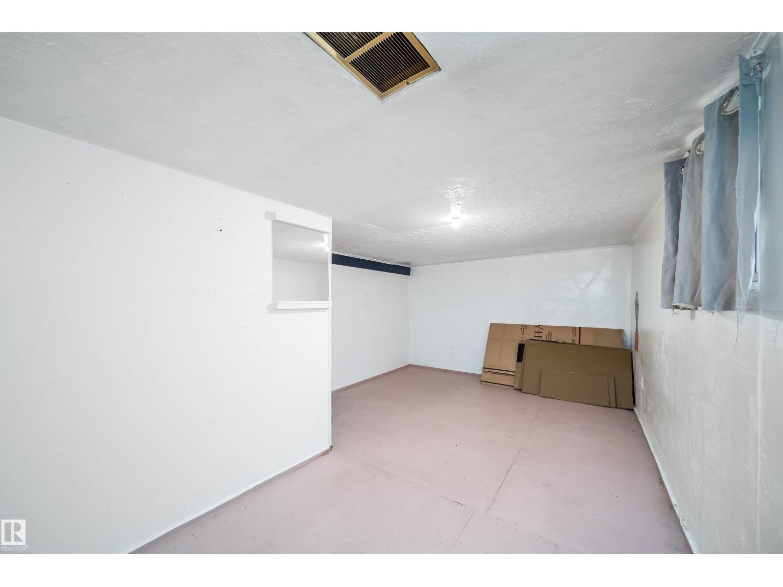 11604 97 St Nw Nw Property Photo 17