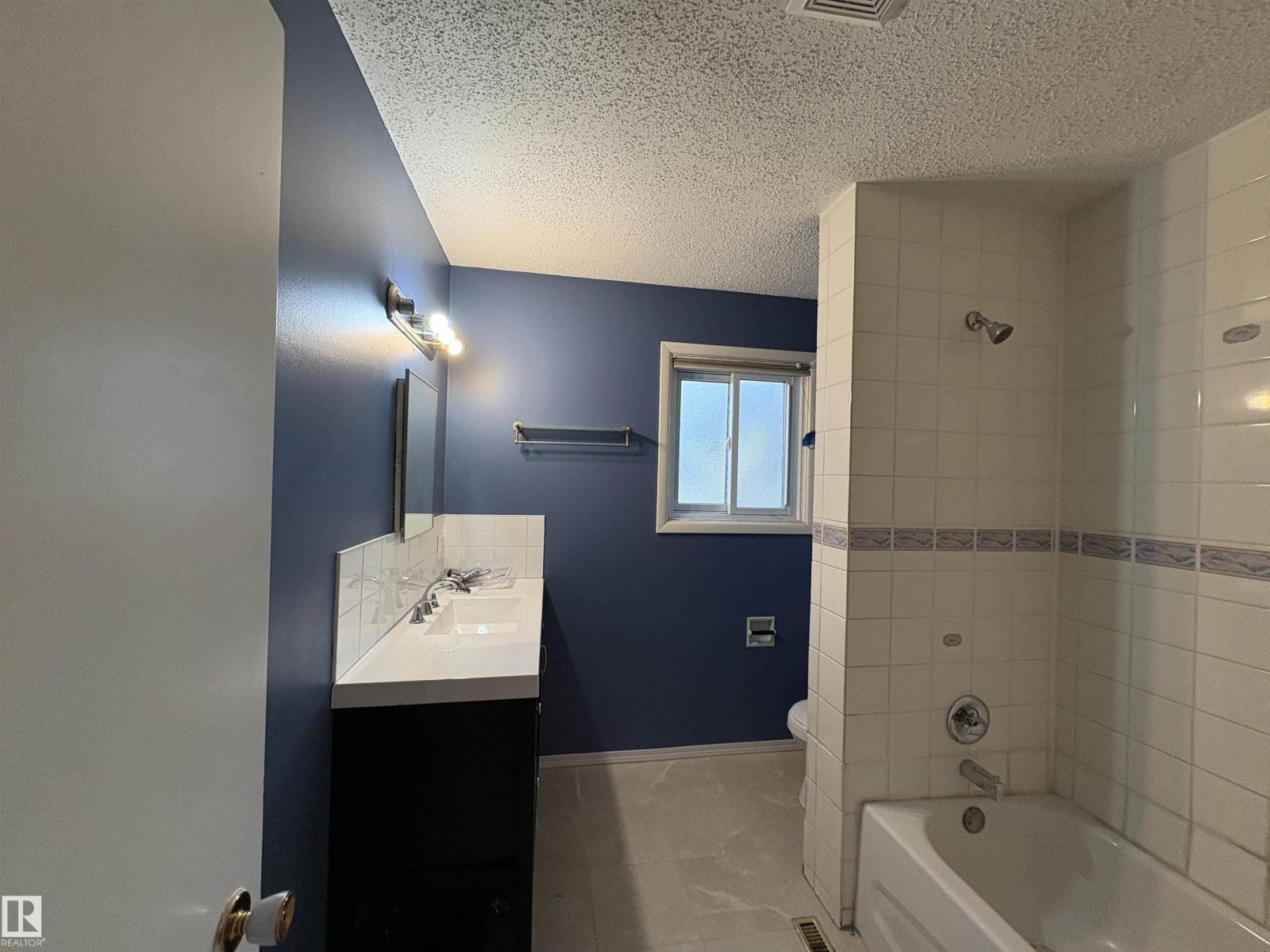 5731 144 Av Nw Property Photo 11
